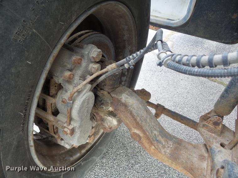 image for item DB6271 2000 Ford F650 Super Duty XL bucket truck