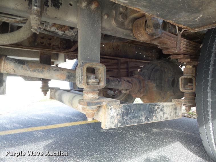 image for item DB6271 2000 Ford F650 Super Duty XL bucket truck