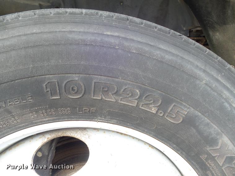 image for item DB6271 2000 Ford F650 Super Duty XL bucket truck