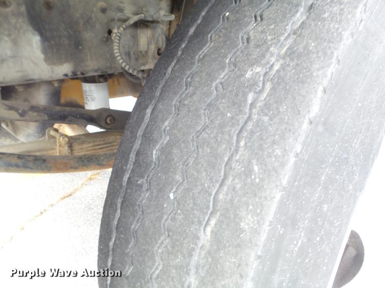 image for item DB6271 2000 Ford F650 Super Duty XL bucket truck