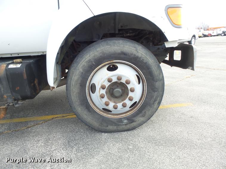 image for item DB6271 2000 Ford F650 Super Duty XL bucket truck