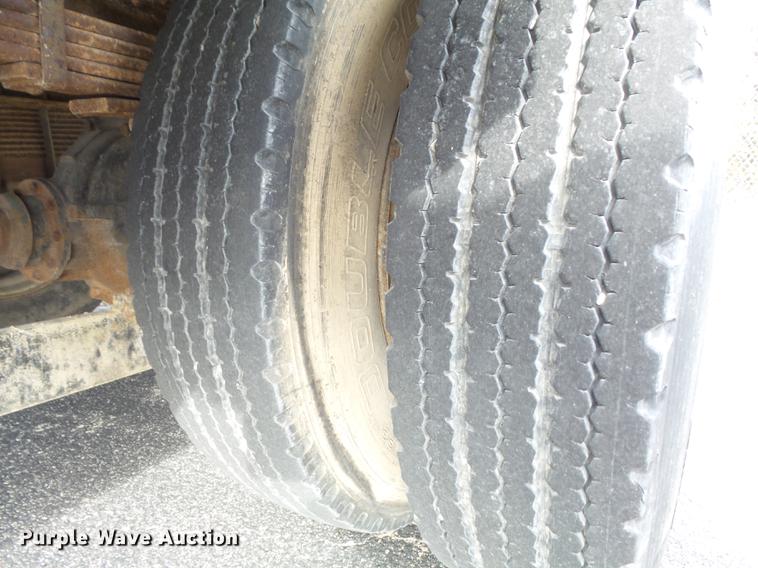 image for item DB6271 2000 Ford F650 Super Duty XL bucket truck