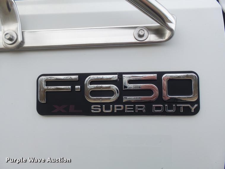 image for item DB6271 2000 Ford F650 Super Duty XL bucket truck