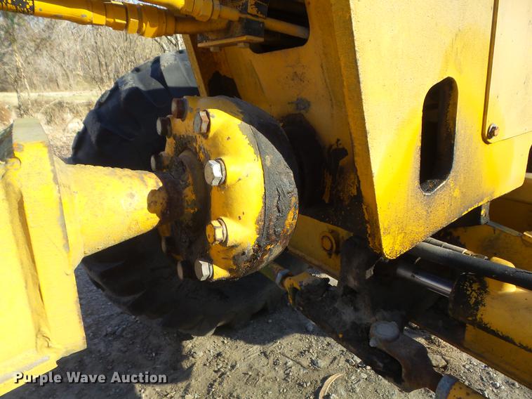 image for item DB6279 1977 John Deere 670 motor grader