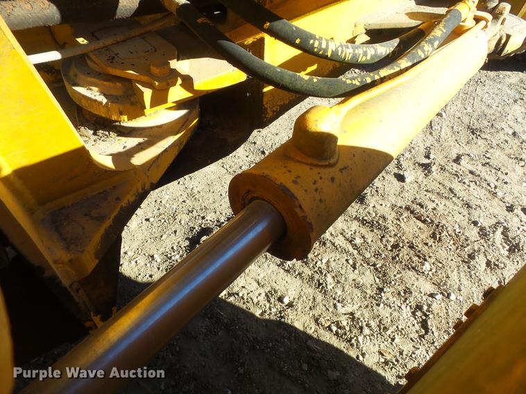 image for item DB6279 1977 John Deere 670 motor grader