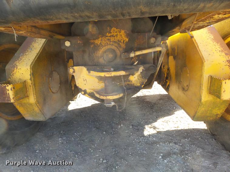 image for item DB6279 1977 John Deere 670 motor grader