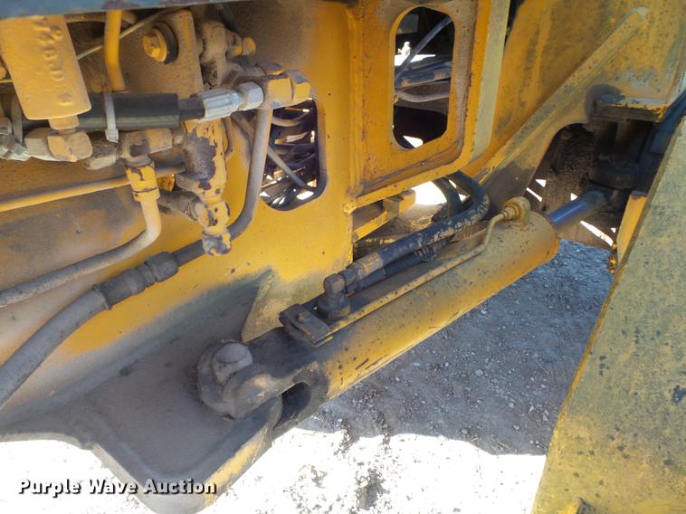 image for item DB6279 1977 John Deere 670 motor grader