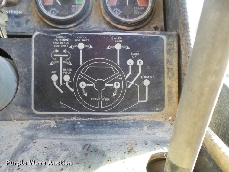 image for item DB6279 1977 John Deere 670 motor grader