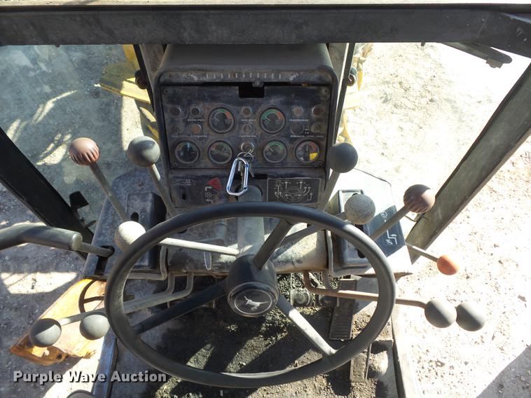 image for item DB6279 1977 John Deere 670 motor grader