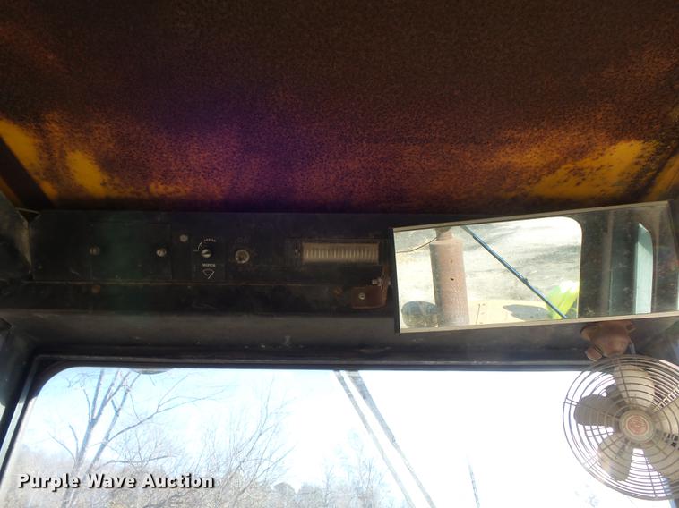 image for item DB6279 1977 John Deere 670 motor grader