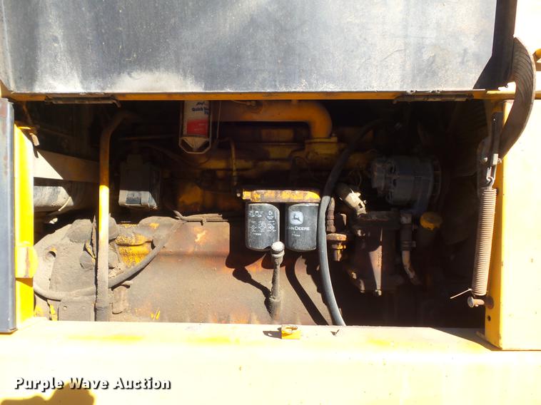 image for item DB6279 1977 John Deere 670 motor grader