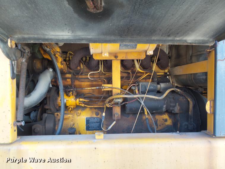 image for item DB6279 1977 John Deere 670 motor grader