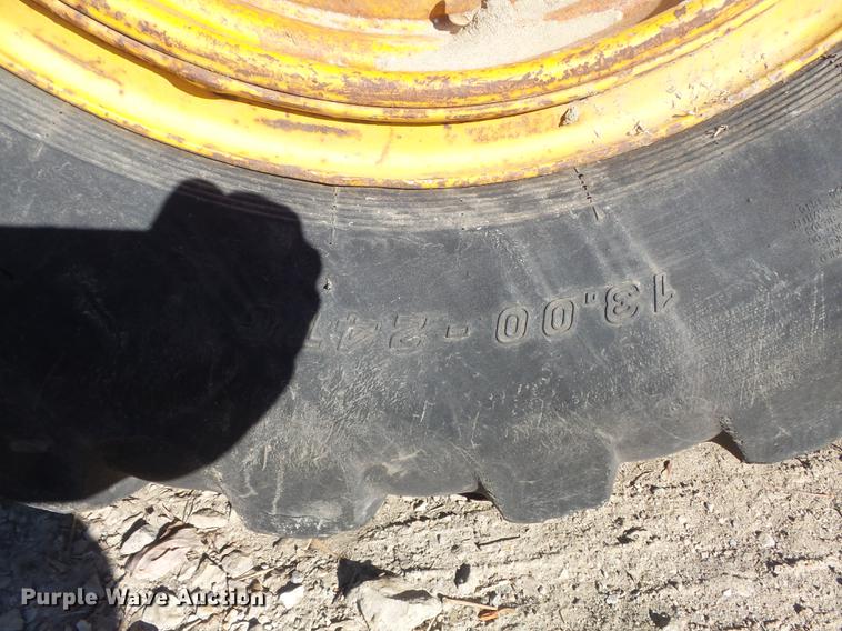 image for item DB6279 1977 John Deere 670 motor grader