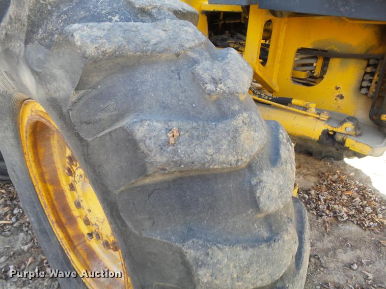 image for item DB6279 1977 John Deere 670 motor grader