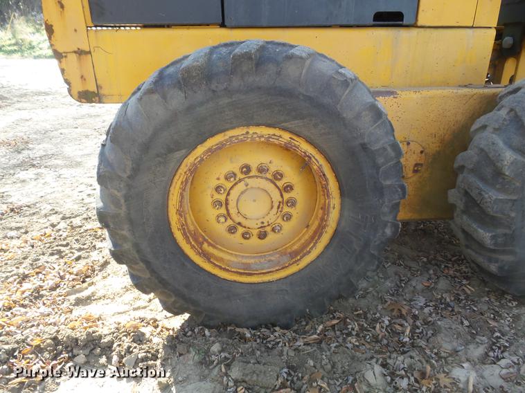 image for item DB6279 1977 John Deere 670 motor grader