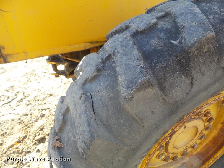 image for item DB6279 1977 John Deere 670 motor grader