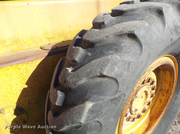 image for item DB6279 1977 John Deere 670 motor grader