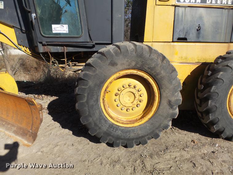 image for item DB6279 1977 John Deere 670 motor grader