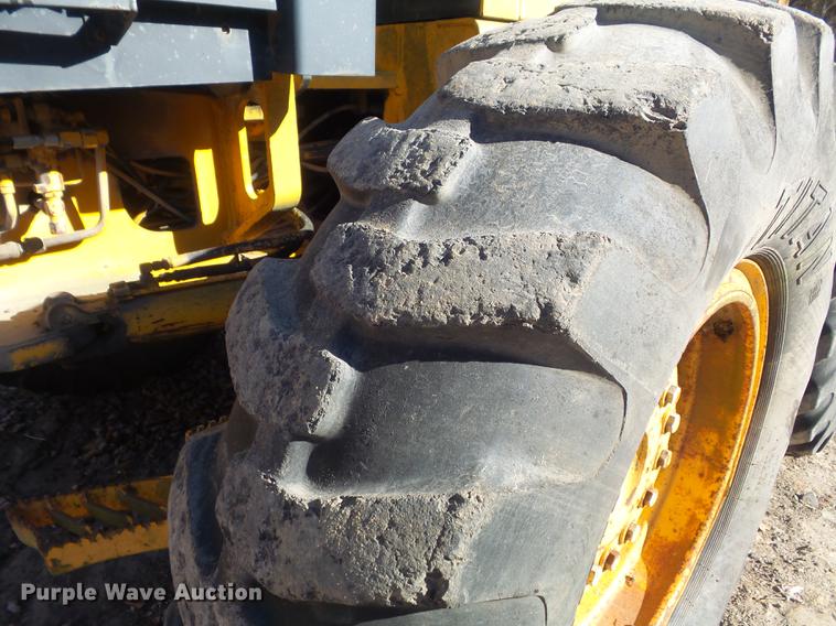 image for item DB6279 1977 John Deere 670 motor grader