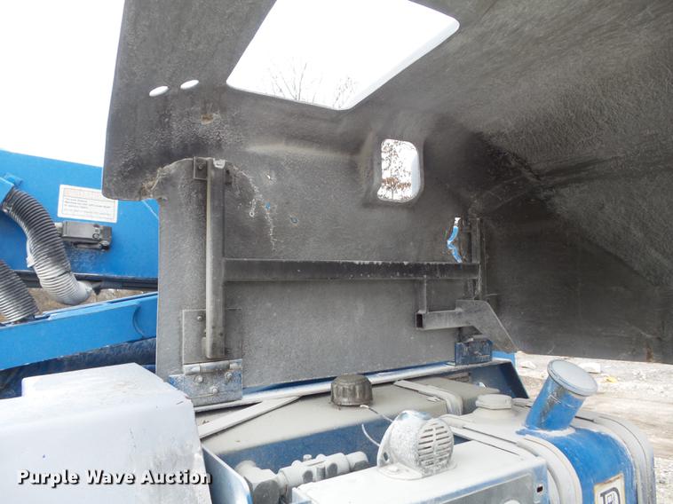 image for item DB6285 1997 Genie Z34/22 boom lift