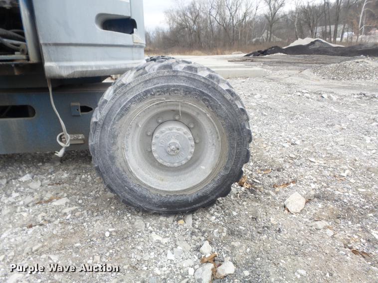 image for item DB6285 1997 Genie Z34/22 boom lift