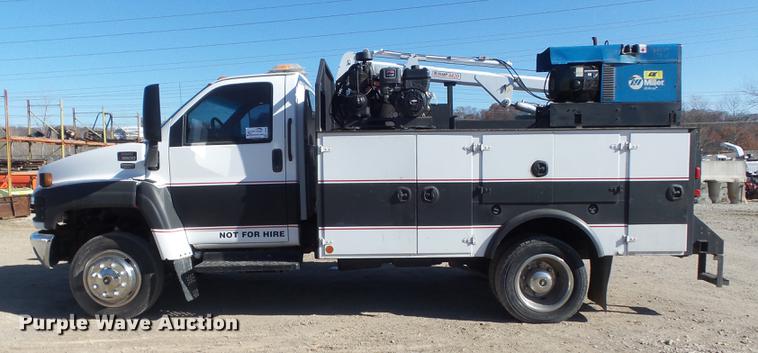 image for item DB6300 2006 GMC C5500 service truck with crane