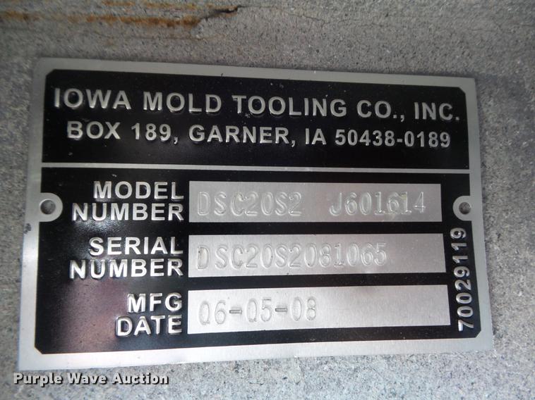 image for item DB6300 2006 GMC C5500 service truck with crane