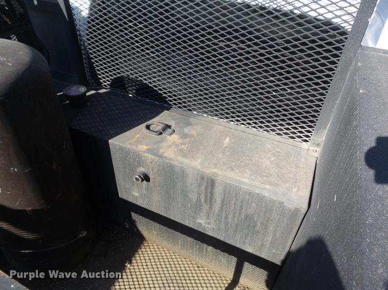 image for item DB6300 2006 GMC C5500 service truck with crane