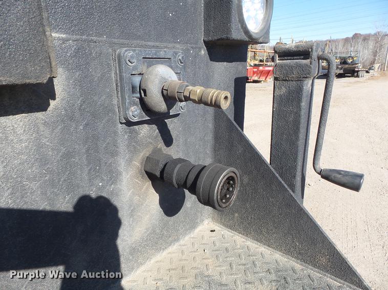 image for item DB6300 2006 GMC C5500 service truck with crane