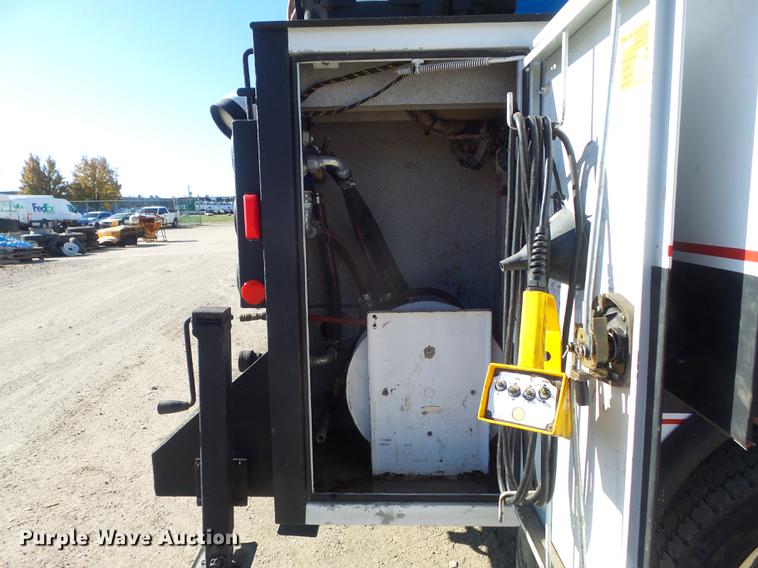 image for item DB6300 2006 GMC C5500 service truck with crane