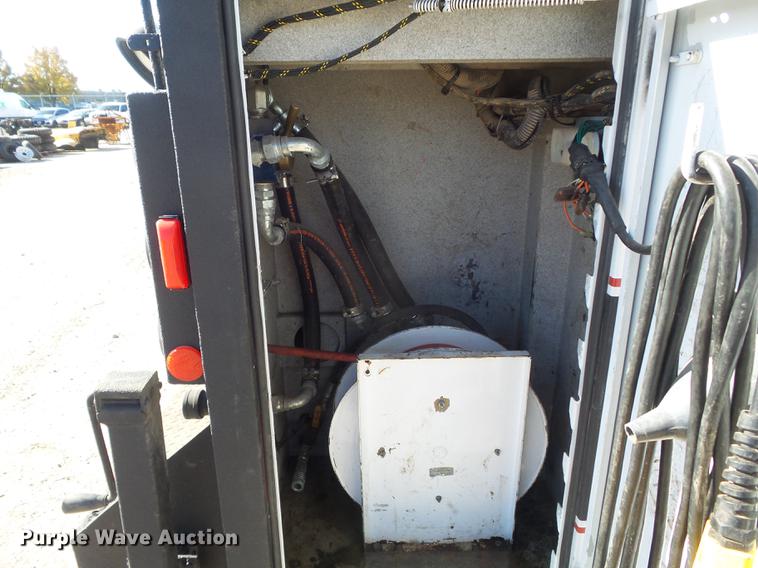 image for item DB6300 2006 GMC C5500 service truck with crane