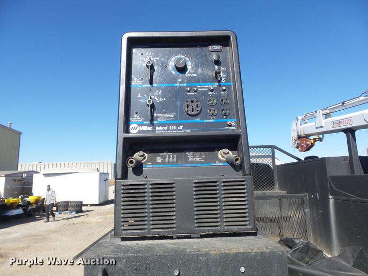 image for item DB6300 2006 GMC C5500 service truck with crane