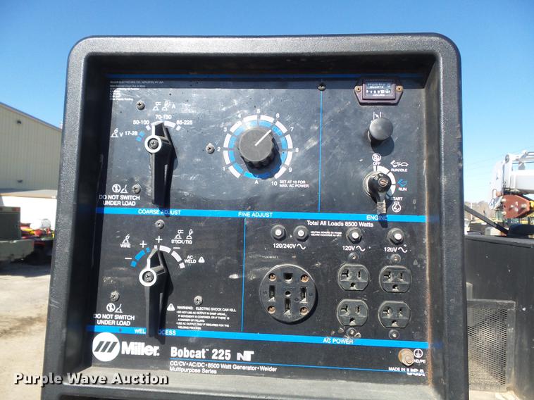 image for item DB6300 2006 GMC C5500 service truck with crane