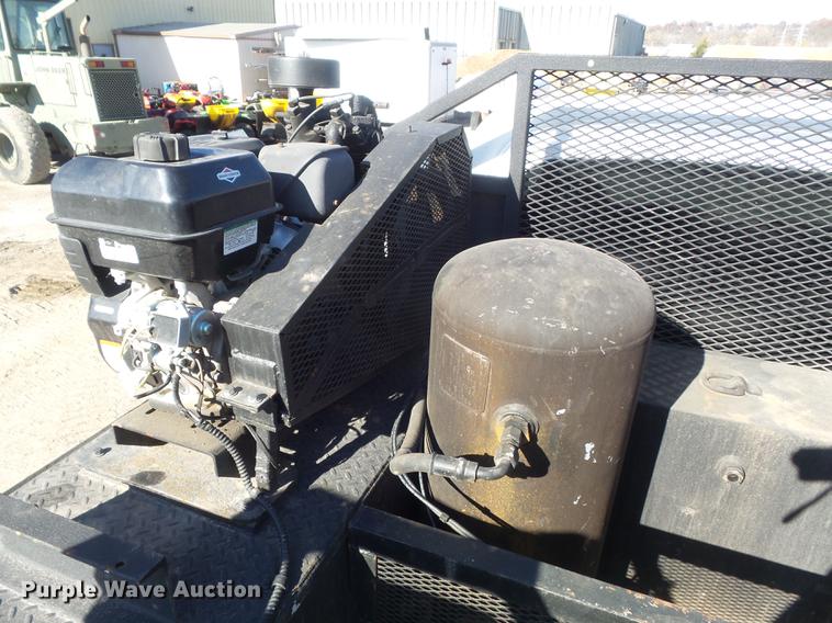 image for item DB6300 2006 GMC C5500 service truck with crane