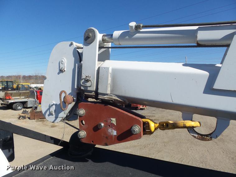 image for item DB6300 2006 GMC C5500 service truck with crane