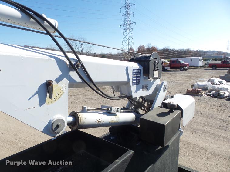 image for item DB6300 2006 GMC C5500 service truck with crane