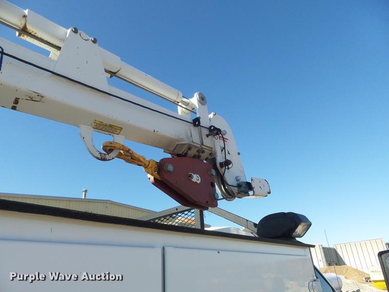 image for item DB6300 2006 GMC C5500 service truck with crane