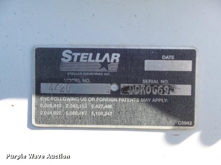 image for item DB6300 2006 GMC C5500 service truck with crane