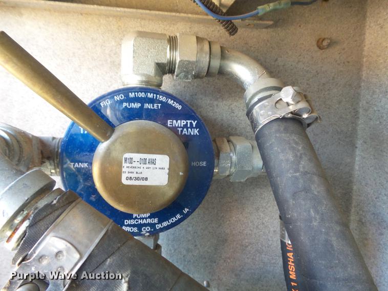 image for item DB6300 2006 GMC C5500 service truck with crane