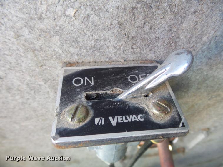 image for item DB6300 2006 GMC C5500 service truck with crane