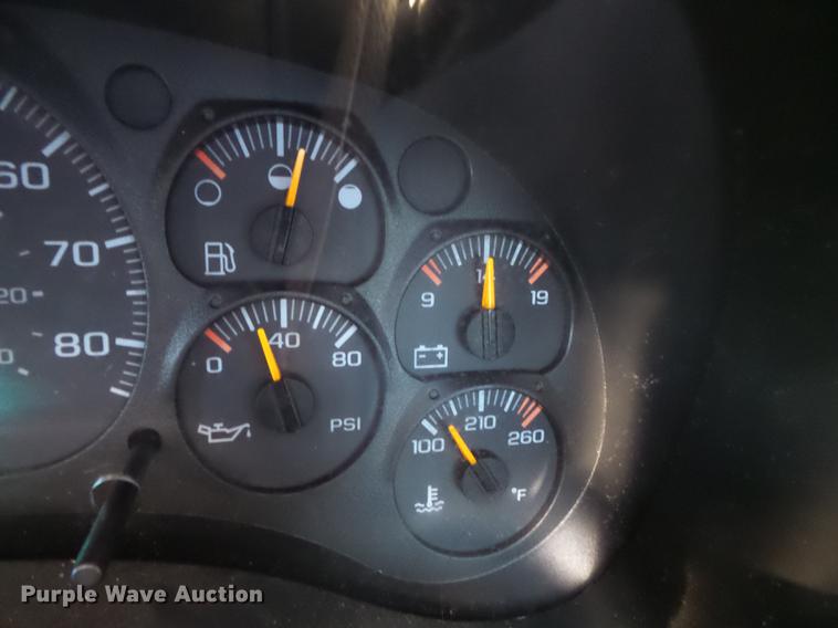 image for item DB6300 2006 GMC C5500 service truck with crane