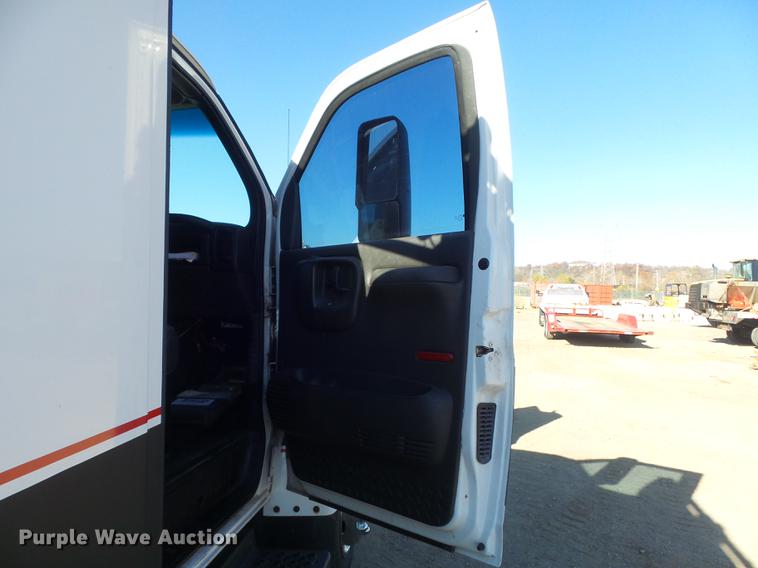 image for item DB6300 2006 GMC C5500 service truck with crane