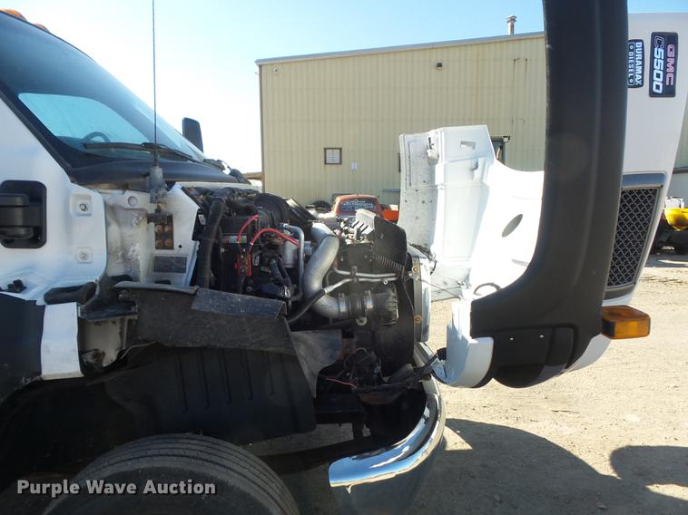 image for item DB6300 2006 GMC C5500 service truck with crane