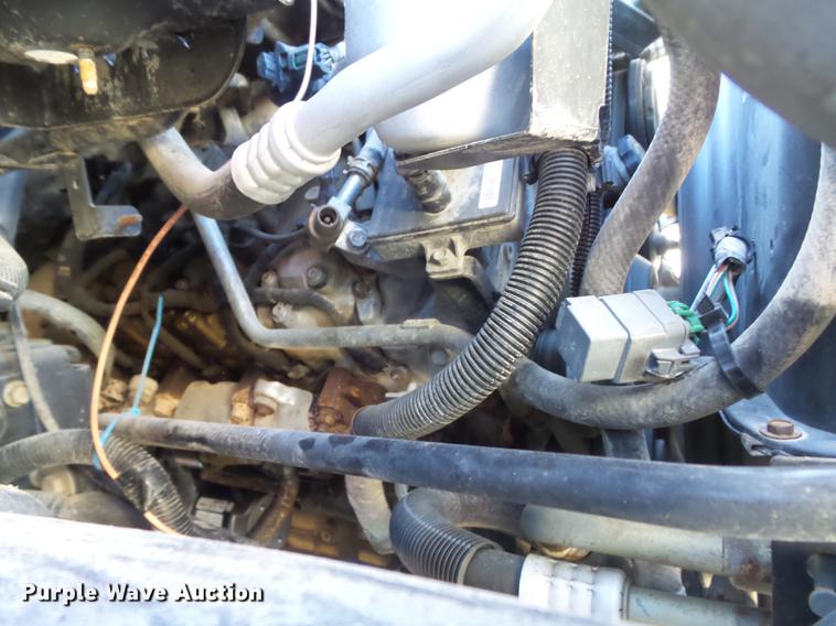 image for item DB6300 2006 GMC C5500 service truck with crane