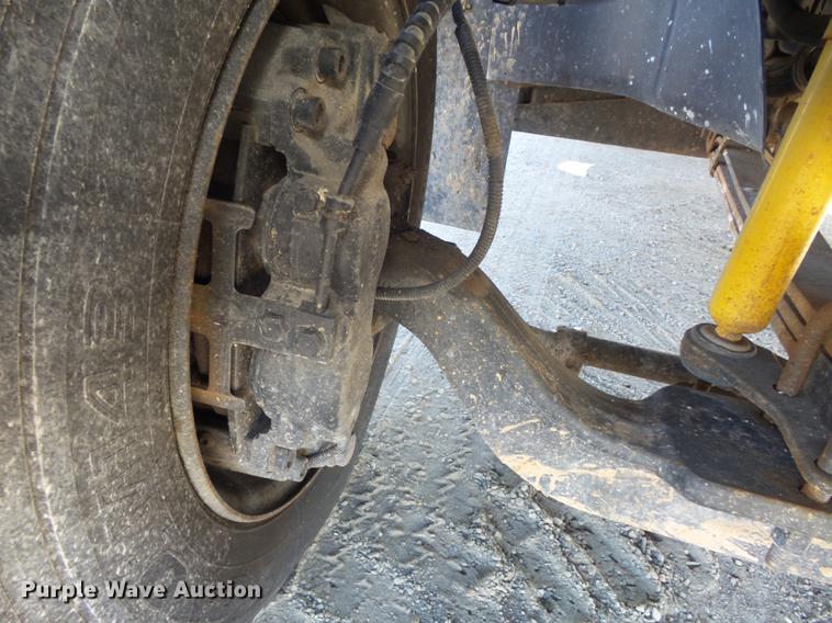 image for item DB6300 2006 GMC C5500 service truck with crane