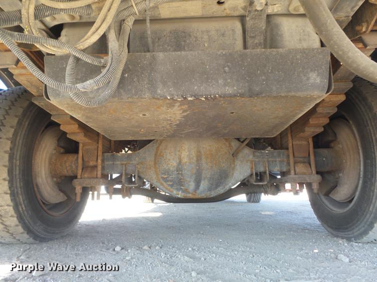 image for item DB6300 2006 GMC C5500 service truck with crane