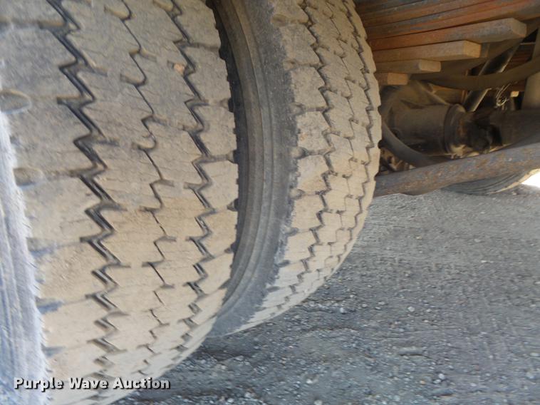 image for item DB6300 2006 GMC C5500 service truck with crane