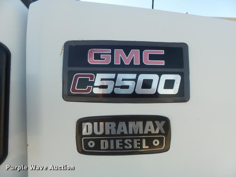 image for item DB6300 2006 GMC C5500 service truck with crane