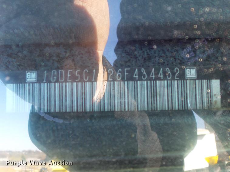 image for item DB6300 2006 GMC C5500 service truck with crane