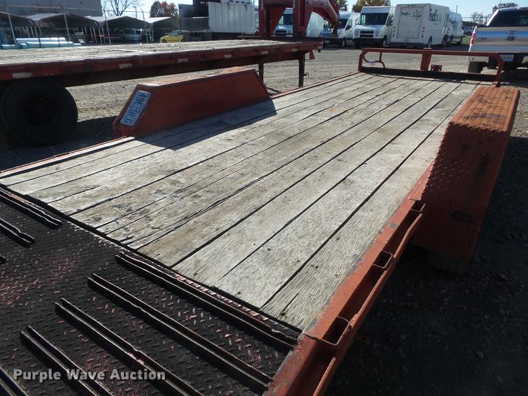 image for item DB6301 2004 Corn Pro UT-20H equipment trailer